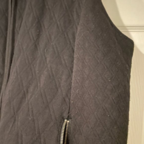 Women's Croft & Barrow Black Quilted Vest - Gently Used - Picture 4 of 6